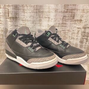 Air Jordan 3 “Green Glow” Retro – Size 6Y (GS)